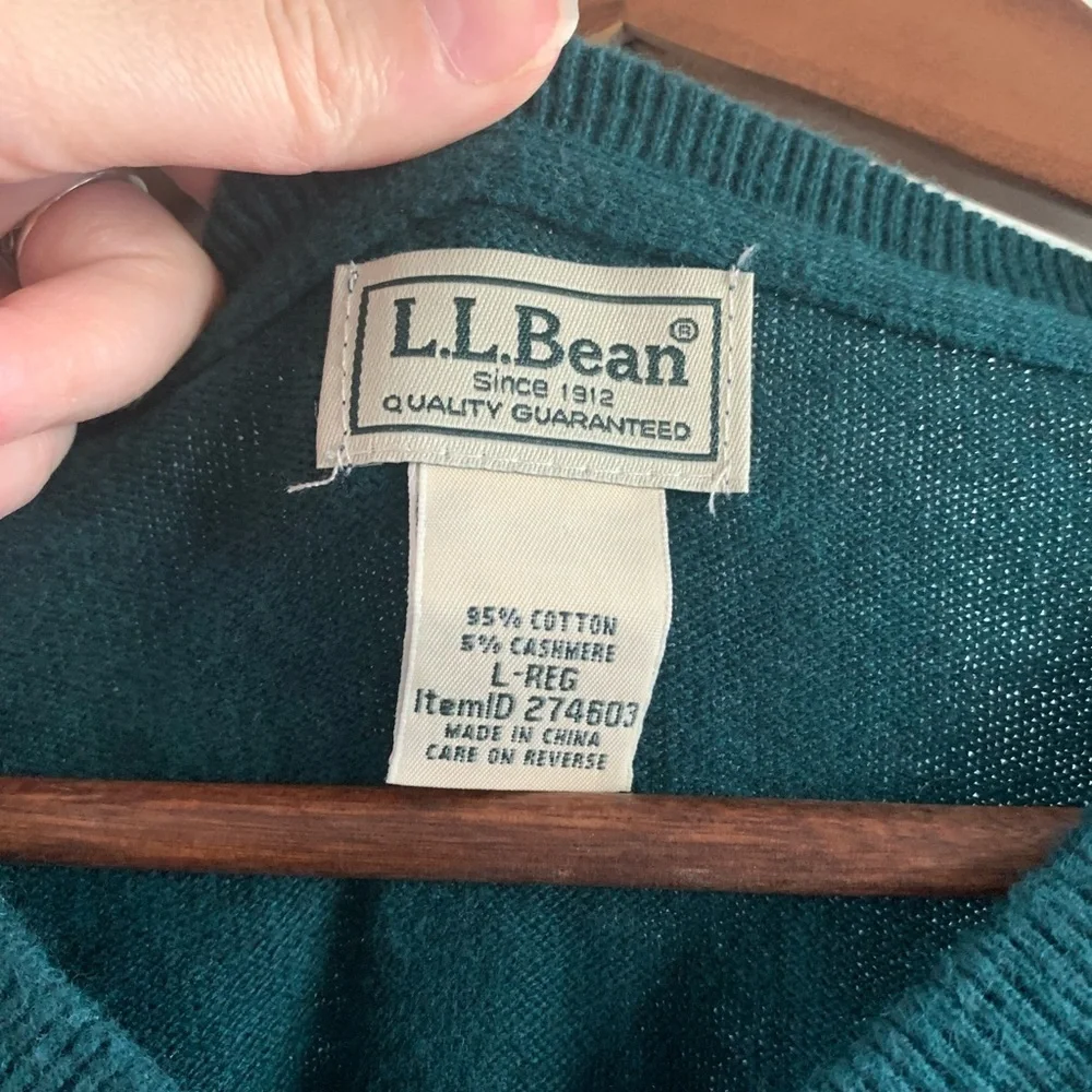 L.L. Bean womens V-Neck Sweater cashmere and cotton